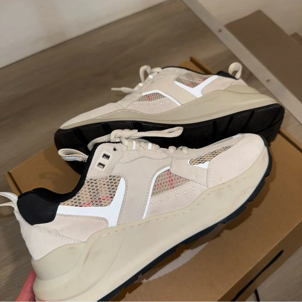 Burberry White and Black Women's Sneakers - Picture 9 of 13